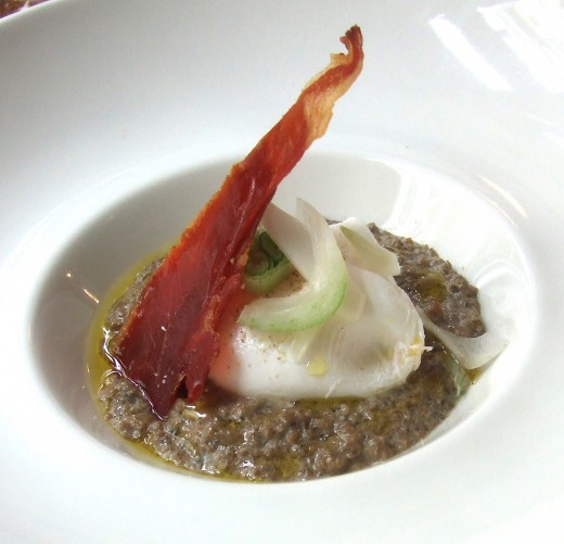 Le-Garde-temps-poached-egg-and-duxelles