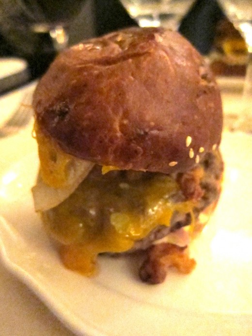 Beef-Club-cheeseburger