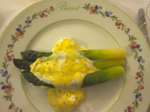 BENOIT-Asparagus-hollandaise