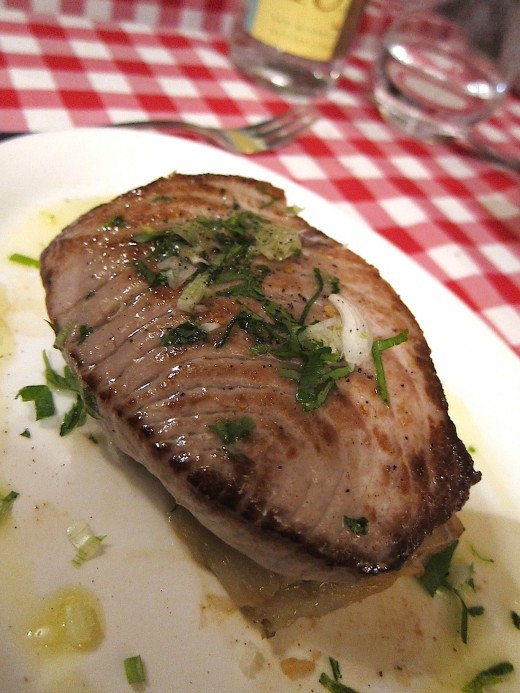 Petit-Tonneau-Tuna-Steak