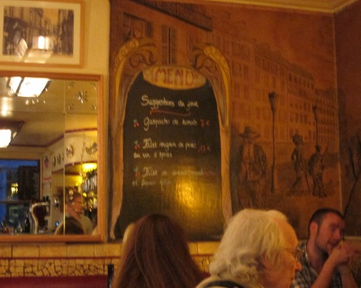 Le-Temps-des-Cerises-Salle-with-art-nouveau-menu