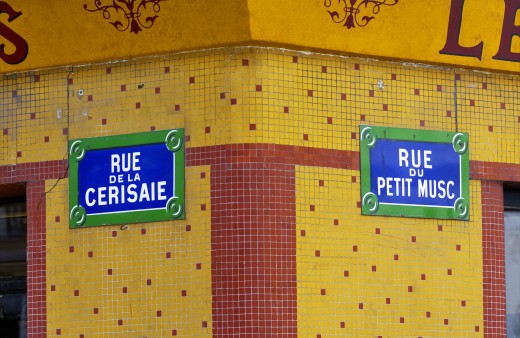 Le-Temps-des-Cerises-Street-SIgns