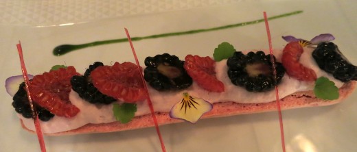 LES-CLIMATS-Red-fruit-dessert