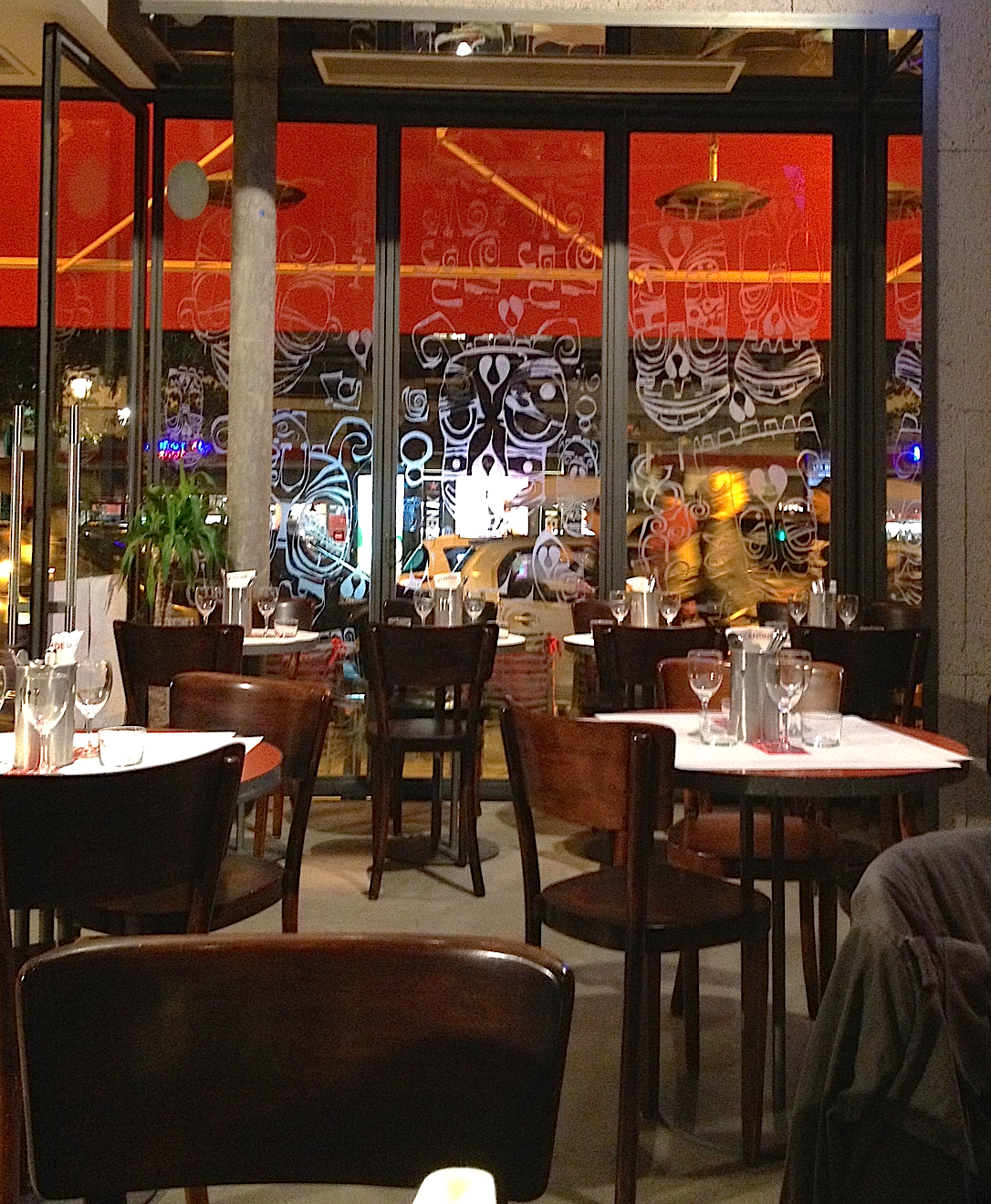 Le Frank, The New Restaurant at La Fondation Louis Vuitton, Paris, B+ -  Alexander Lobrano