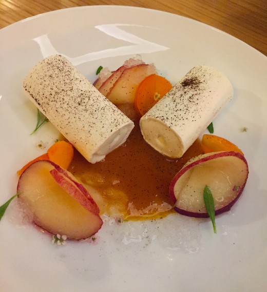 Resto au Palais Royal white peach dessert