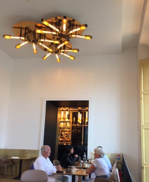 Ore restaurant, Versailles - Couple in Dining Room @Alexander Lobrano