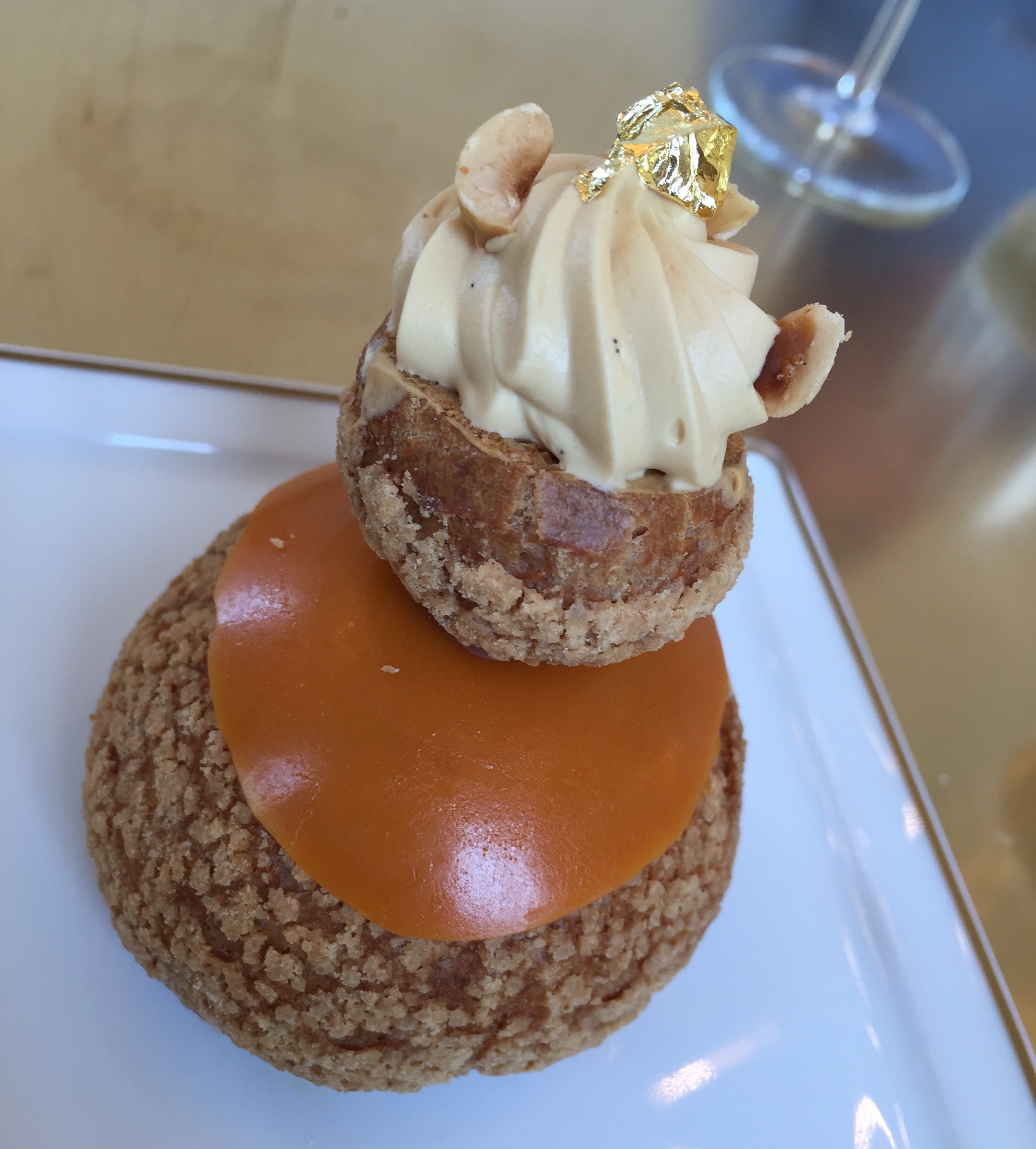 Ore restaurant, Versailles - La religieuses @ Alexander Lobrano