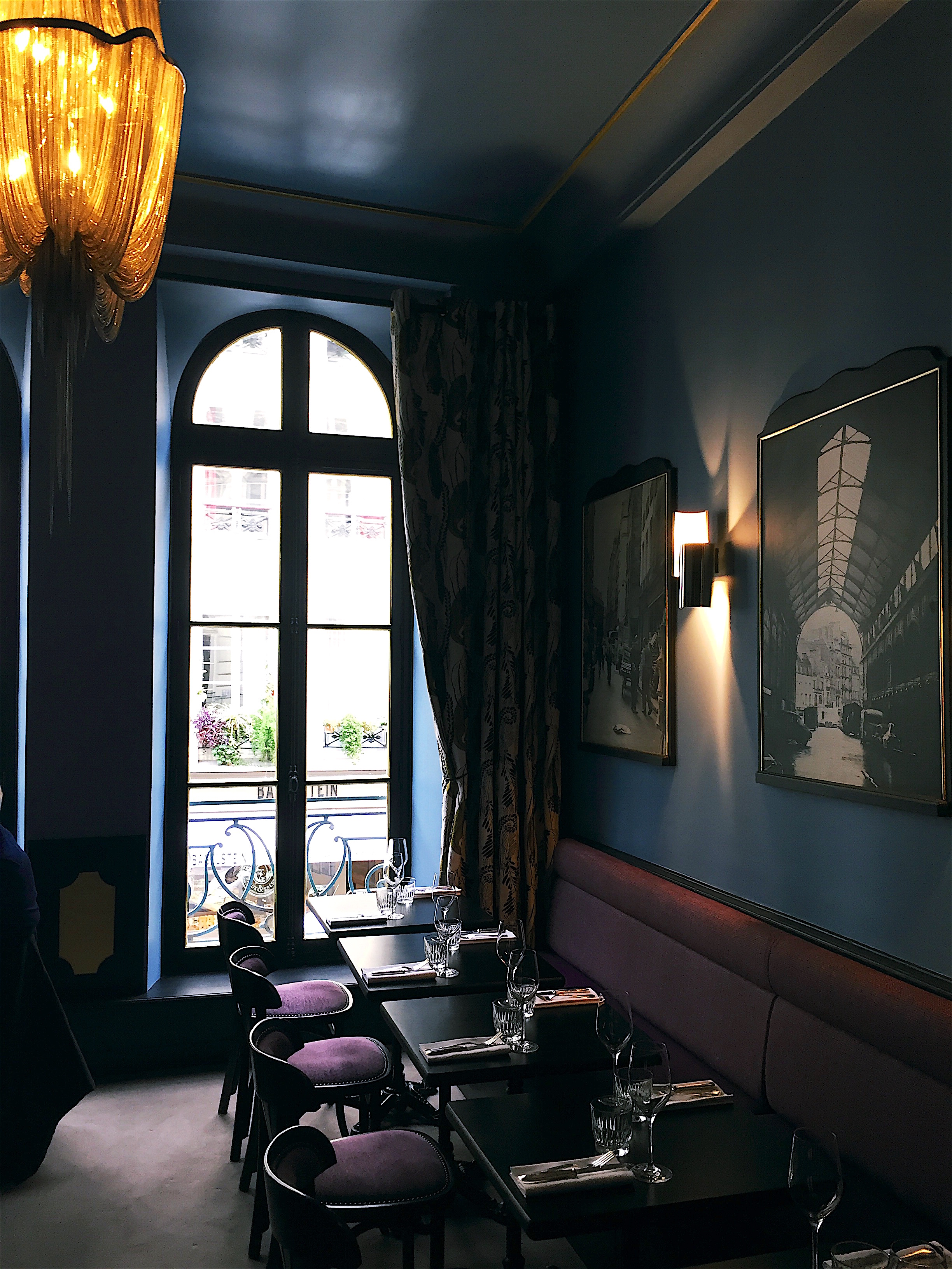 LES JALLES-A Cool-Operator Bistro de Luxe, B- Alexander Lobrano