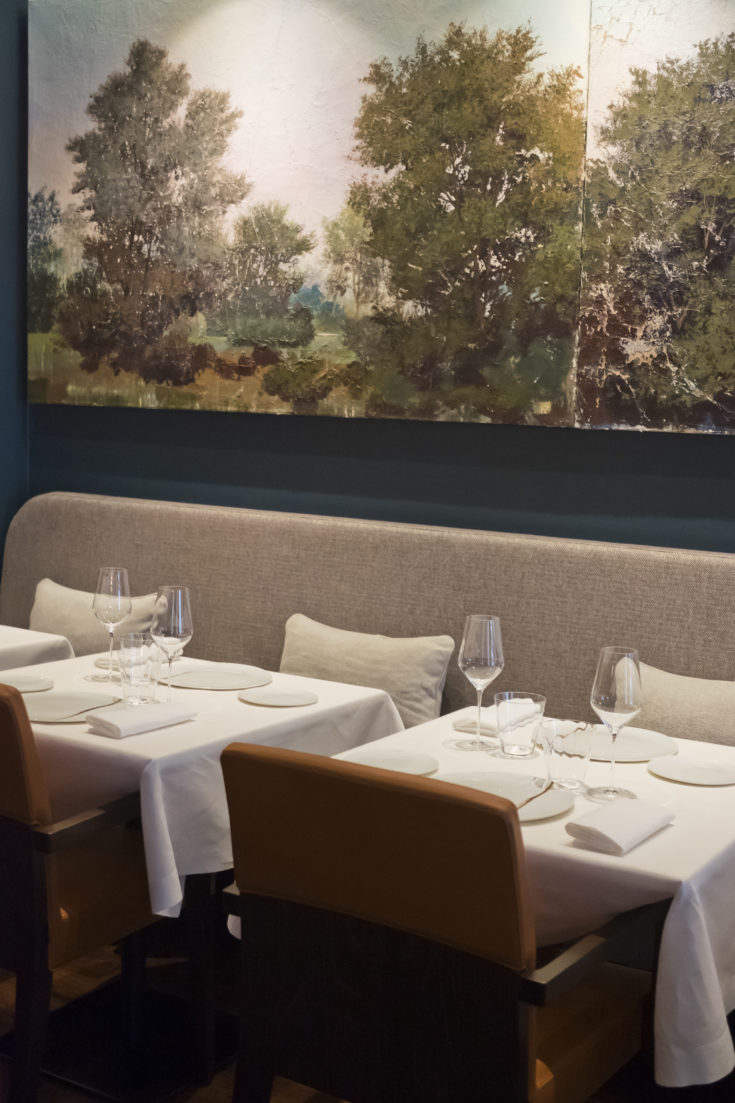 Comice restaurant, Paris - Dining room with tree paintings 