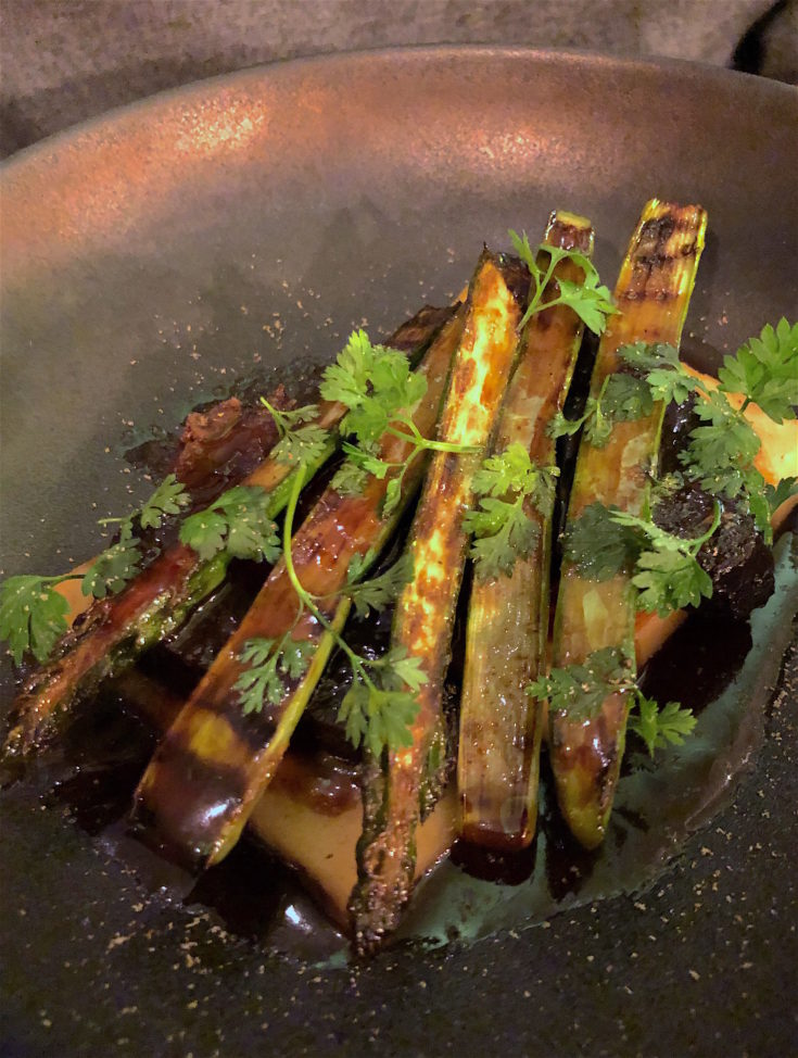 Hugo & Co - Braised beef cheeks with asparagus @Alexander Lobrano