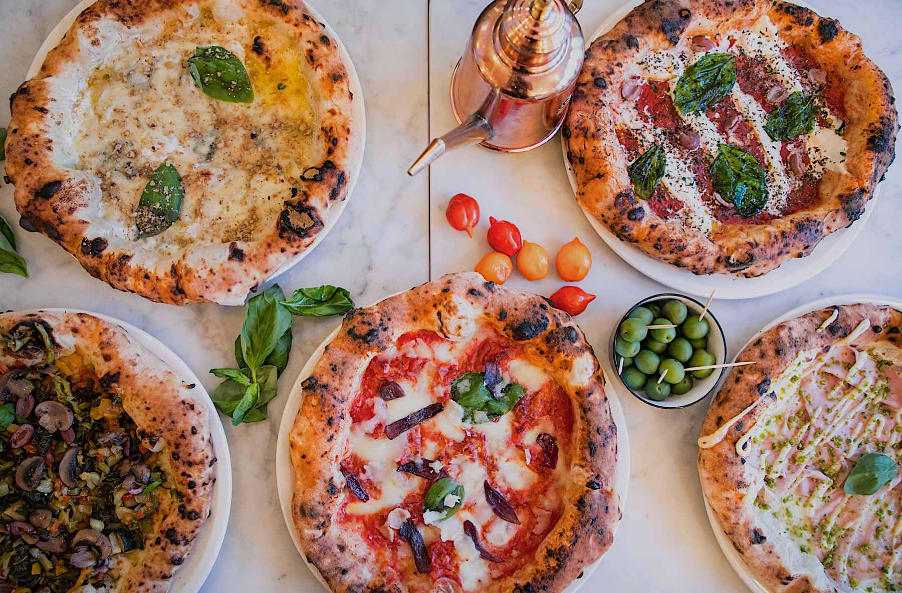 PEPPE Pizzeria - five pizzas @divinemenciel