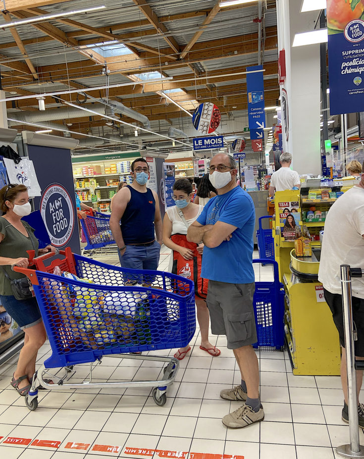 Shoppers at Carrefour @Alexander Lobrano