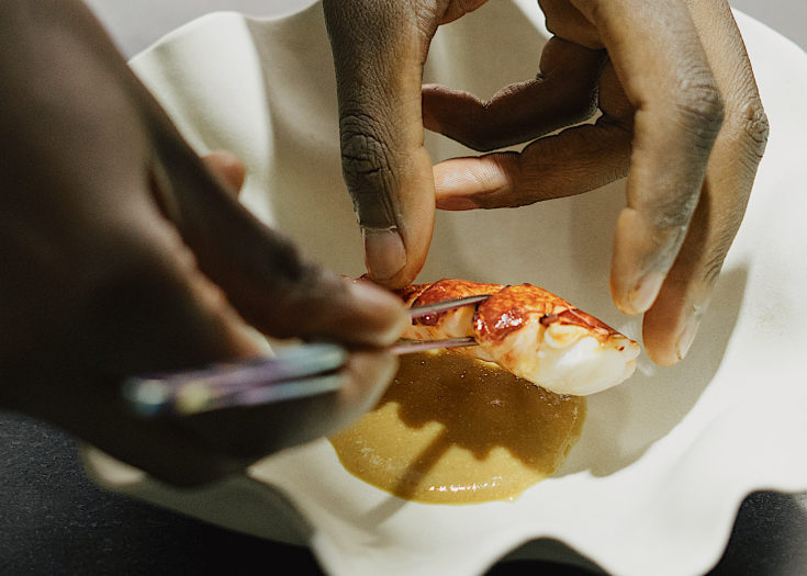 Mory Sacko - Preparing lobster @Quentin Tourbez